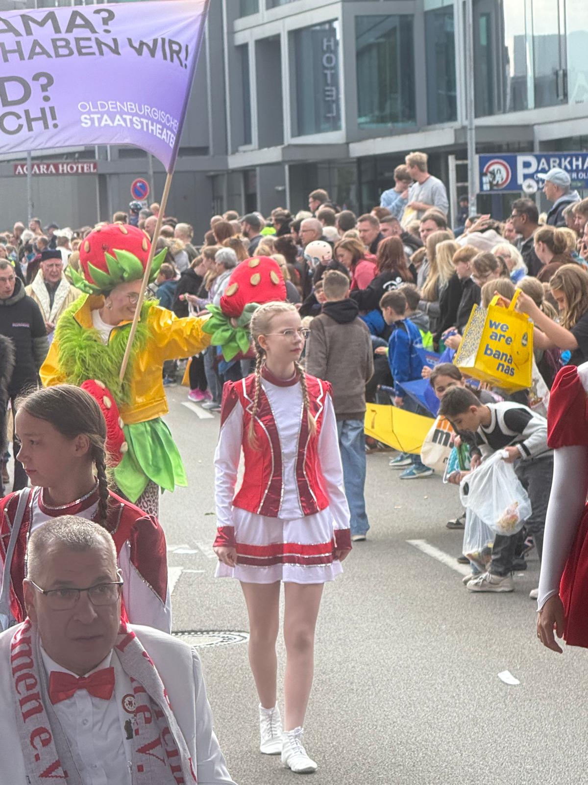 Mehr über den Artikel erfahren Oldenburger Kramermarktsumzug 27.09.2025